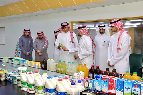 الرئيس التنفيذي للصندوق يزور شركة الألبان الوطنية في محافظة الأحساء